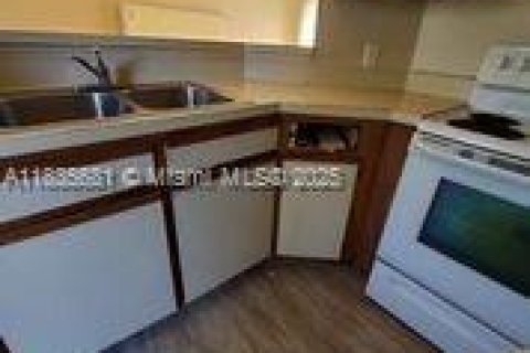 Купить кондоминиум в Окленд-Парк, Флорида 1 спальня, 74.51м2, № 2045518 - фото 17