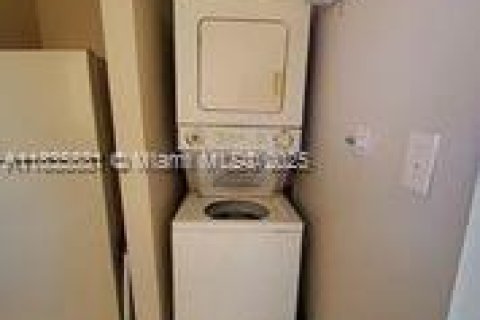 Купить кондоминиум в Окленд-Парк, Флорида 1 спальня, 74.51м2, № 2045518 - фото 20