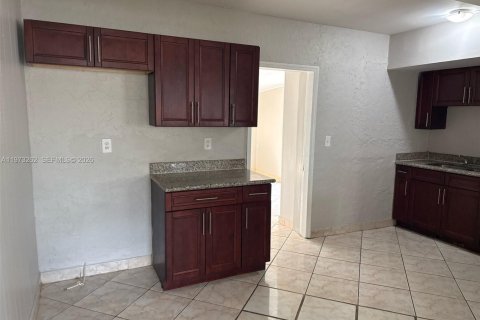 Купить виллу или дом в Майами, Флорида 5 комнат, 188.96м2, № 2048840 - фото 3