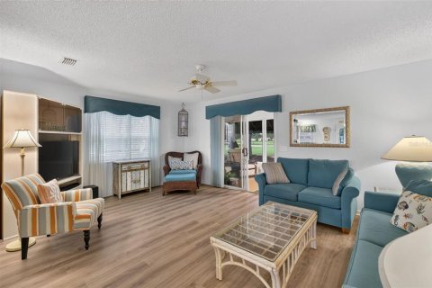 Villa ou maison à vendre à Lady Lake, Floride: 2 chambres, 106.28 m2 № 2408128 - photo 12