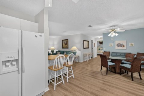 Villa ou maison à vendre à Lady Lake, Floride: 2 chambres, 106.28 m2 № 2408128 - photo 4
