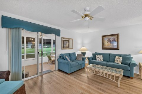 Villa ou maison à vendre à Lady Lake, Floride: 2 chambres, 106.28 m2 № 2408128 - photo 9