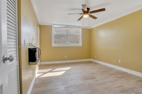 Condominio en venta en Lauderdale Lakes, Florida, 2 dormitorios, 93.83 m2 № 2033267 - foto 10