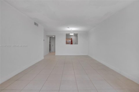 Condominio en venta en Lauderdale Lakes, Florida, 2 dormitorios, 93.83 m2 № 2033267 - foto 6