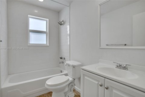 Condominio en venta en Lauderdale Lakes, Florida, 2 dormitorios, 93.83 m2 № 2033267 - foto 13