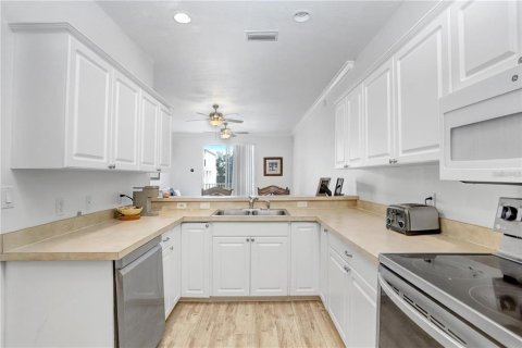 Townhouse in Tampa, Florida 3 bedrooms, 188.5 sq.m. № 1733988 - photo 10