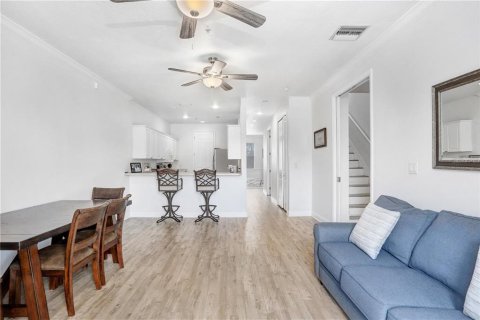 Townhouse in Tampa, Florida 3 bedrooms, 188.5 sq.m. № 1733988 - photo 7