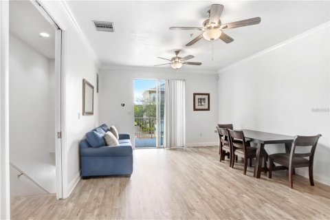 Townhouse in Tampa, Florida 3 bedrooms, 188.5 sq.m. № 1733988 - photo 6