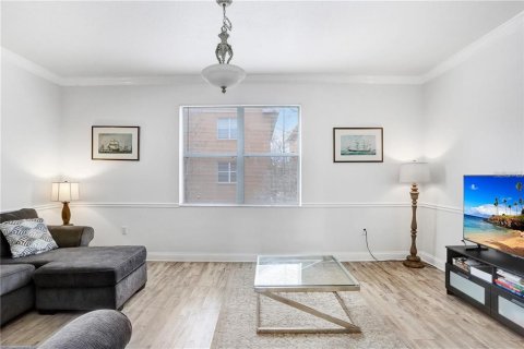 Townhouse in Tampa, Florida 3 bedrooms, 188.5 sq.m. № 1733988 - photo 3