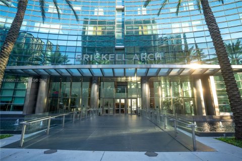 Снять в аренду кондоминиум в Майами, Флорида 1 спальня, 77.02м2, № 2058610 - фото 11