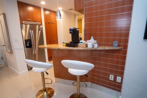 Снять в аренду кондоминиум в Майами, Флорида 1 спальня, 77.02м2, № 2058610 - фото 6