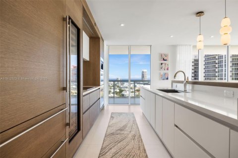 Copropriété à vendre à Miami Beach, Floride: 2 chambres, 168.62 m2 № 1968720 - photo 13