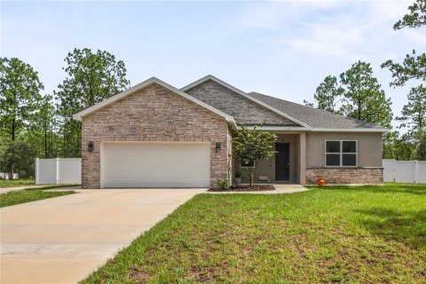 House in Weeki Wachee, Florida 4 bedrooms, 197.42 sq.m. № 1816953 - photo 1