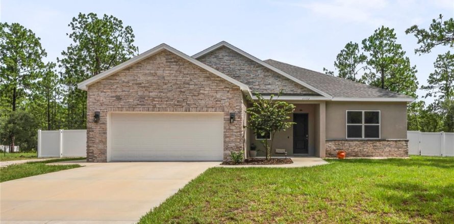 House in Weeki Wachee, Florida 4 bedrooms, 197.42 sq.m. № 1816953