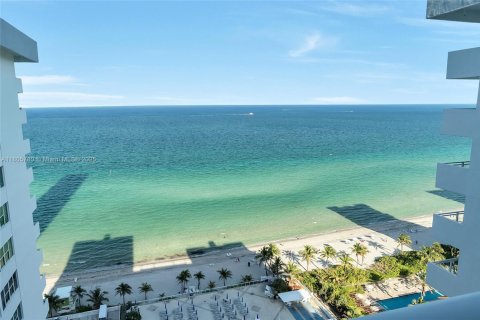 Condominio en alquiler en Hallandale Beach, Florida, 1 dormitorio, 68.38 m2 № 1888967 - foto 21