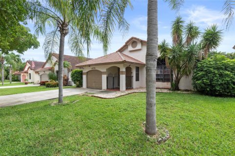 Casa en venta en Deerfield Beach, Florida, 3 dormitorios, 153.75 m2 № 1103177 - foto 1