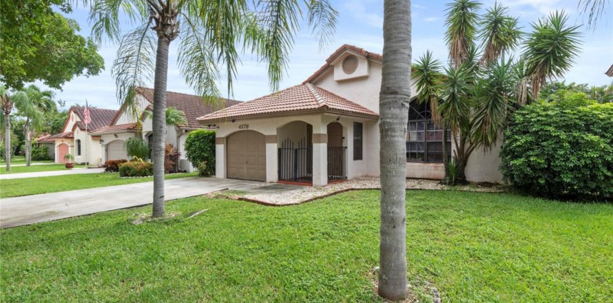 Casa en Deerfield Beach, Florida 3 dormitorios, 153.75 m2 № 1103177