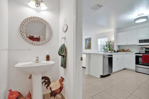 Купить кондоминиум в Мирамар, Флорида 3 спальни, 136.57м2, № 2000357 - фото 10