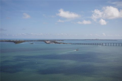 Condo in Miami, Florida, 1 bedroom  № 2261090 - photo 16