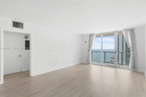 Condo in Miami, Florida, 1 bedroom  № 2261090 - photo 5