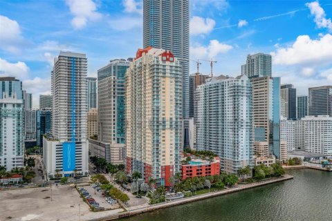 Condo in Miami, Florida, 1 bedroom  № 2261090 - photo 17