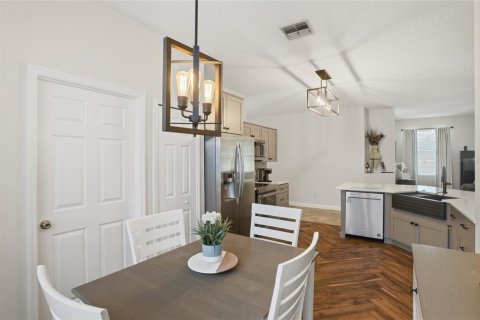 Casa en venta en Orlando, Florida, 5 dormitorios, 221.29 m2 № 2215677 - foto 20