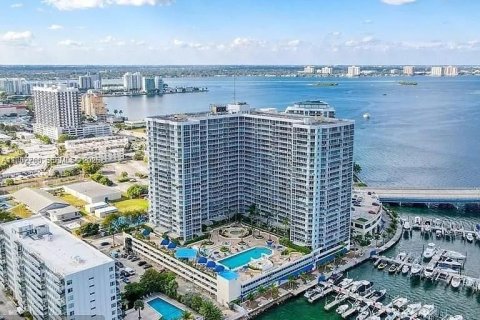 Condo in North Bay Village, Florida, 2 bedrooms  № 2068028