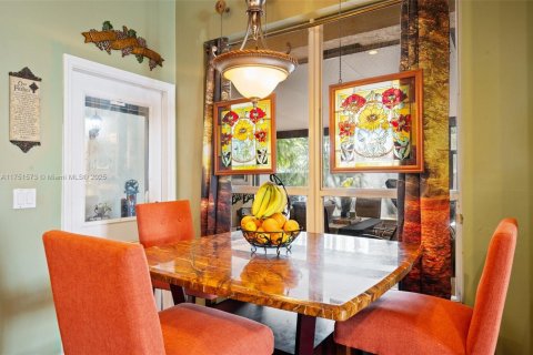 Купить виллу или дом в Пемброк-Пайнс, Флорида 5 спален, 266.72м2, № 1977610 - фото 10