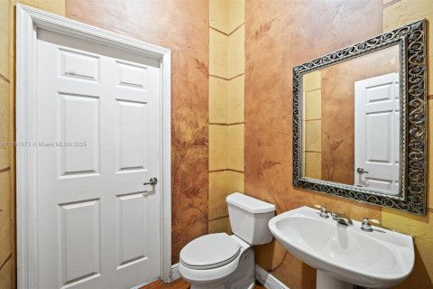 Купить виллу или дом в Пемброк-Пайнс, Флорида 5 спален, 266.72м2, № 1977610 - фото 14