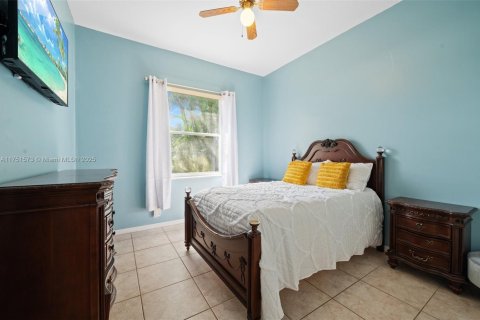 Купить виллу или дом в Пемброк-Пайнс, Флорида 5 спален, 266.72м2, № 1977610 - фото 23