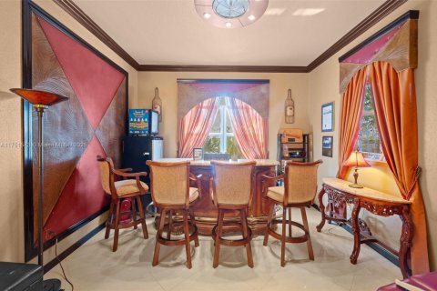 Купить виллу или дом в Пемброк-Пайнс, Флорида 5 спален, 266.72м2, № 1977610 - фото 22