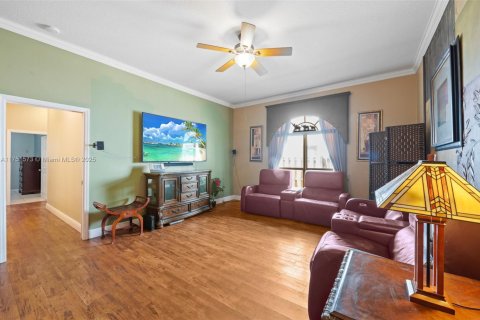 Купить виллу или дом в Пемброк-Пайнс, Флорида 5 спален, 266.72м2, № 1977610 - фото 12