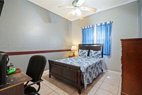 Купить виллу или дом в Пемброк-Пайнс, Флорида 5 спален, 266.72м2, № 1977610 - фото 27