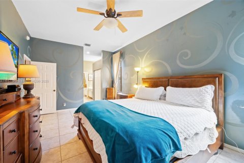 Купить виллу или дом в Пемброк-Пайнс, Флорида 5 спален, 266.72м2, № 1977610 - фото 16