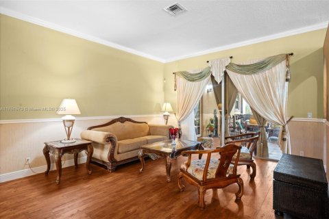 Купить виллу или дом в Пемброк-Пайнс, Флорида 5 спален, 266.72м2, № 1977610 - фото 3