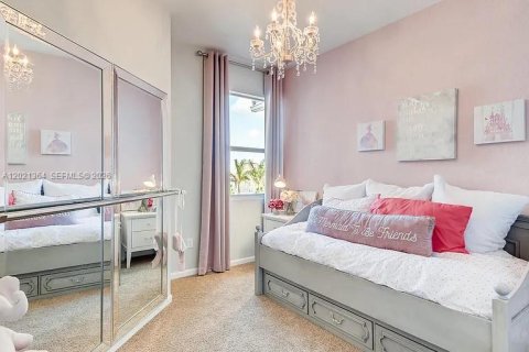 Снять в аренду таунхаус в Майами-Гарденс, Флорида 3 спальни, 133.97м2, № 2256904 - фото 11