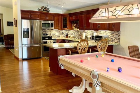 Casa en venta en Miami, Florida, 3 dormitorios, 161 m2 № 1890875 - foto 6