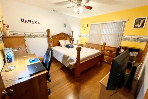 Casa en venta en Miami, Florida, 3 dormitorios, 161 m2 № 1890875 - foto 20