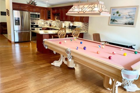 Casa en venta en Miami, Florida, 3 dormitorios, 161 m2 № 1890875 - foto 3