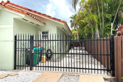 Casa en venta en Miami, Florida, 3 dormitorios, 161 m2 № 1890875 - foto 30