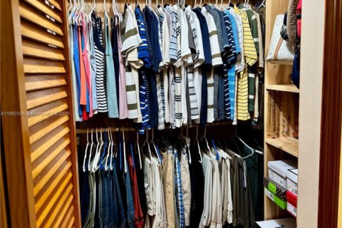 Casa en venta en Miami, Florida, 3 dormitorios, 161 m2 № 1890875 - foto 12