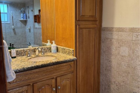 Casa en venta en Miami, Florida, 3 dormitorios, 161 m2 № 1890875 - foto 15