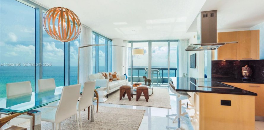Condo à Miami Beach, Floride, 2 chambres  № 2051467
