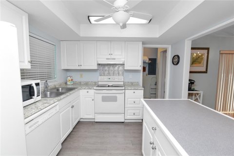 House in Lakeland, Florida 2 bedrooms, 165.64 sq.m. № 1847962 - photo 10