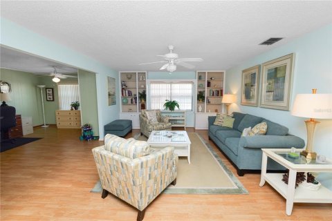 House in Lakeland, Florida 2 bedrooms, 165.64 sq.m. № 1847962 - photo 4