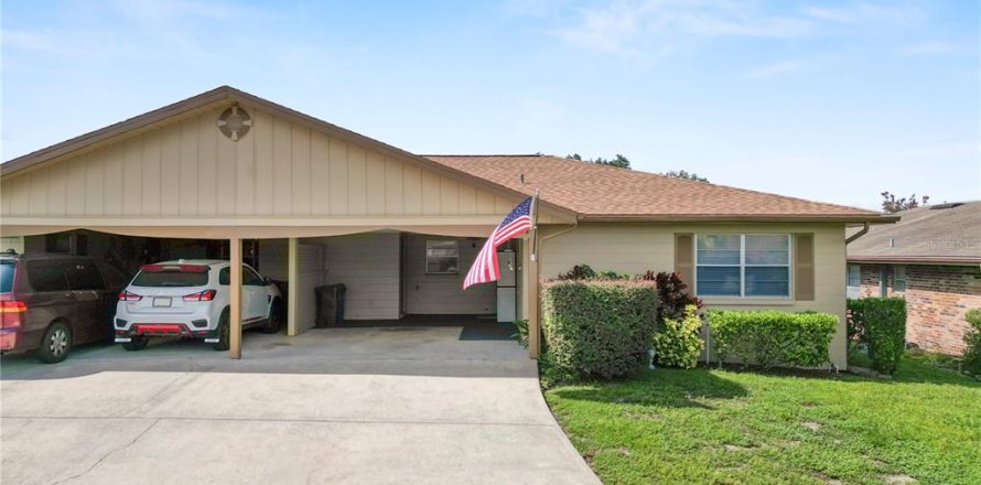 House in Lakeland, Florida 2 bedrooms, 165.64 sq.m. № 1847962