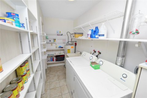 House in Lakeland, Florida 2 bedrooms, 165.64 sq.m. № 1847962 - photo 28