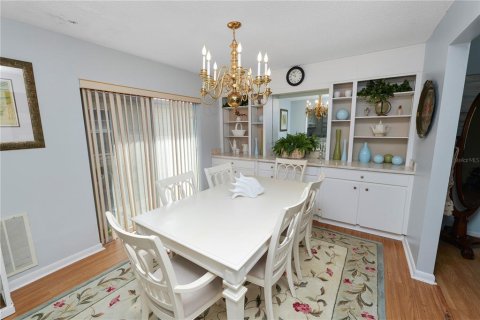 House in Lakeland, Florida 2 bedrooms, 165.64 sq.m. № 1847962 - photo 11