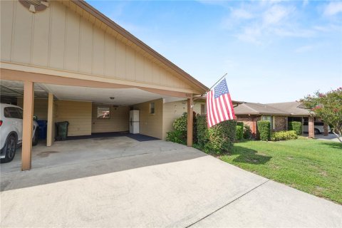 House in Lakeland, Florida 2 bedrooms, 165.64 sq.m. № 1847962 - photo 2