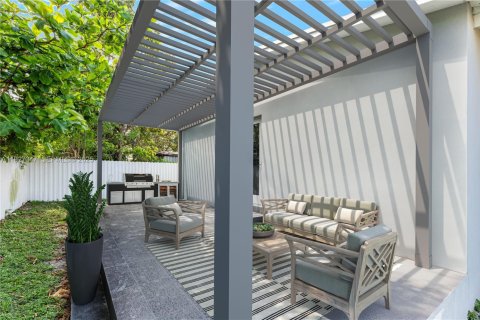 Villa ou maison à louer à Miami, Floride: 4 chambres, 185.62 m2 № 1986255 - photo 10